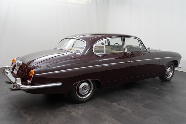 Jaguar 420G (LHD)