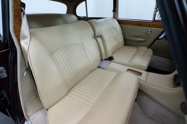 Jaguar 420G (LHD)
