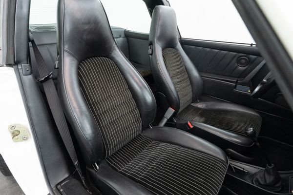 Porsche 911 Carrera 3.2 Targa