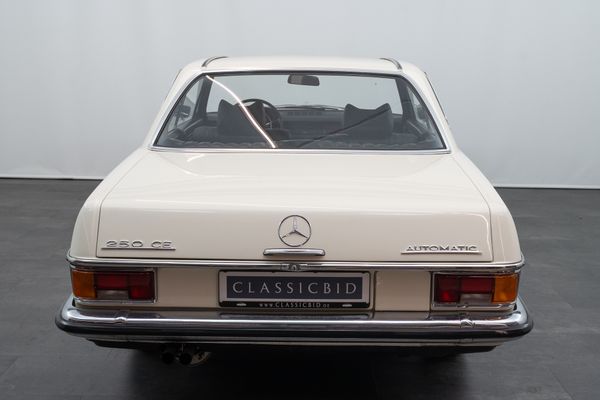 Mercedes-Benz 250 CE /8