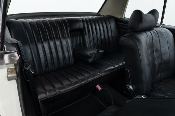 Mercedes-Benz 250 CE /8