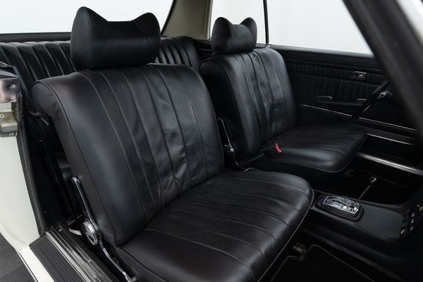 Mercedes-Benz 250 CE /8