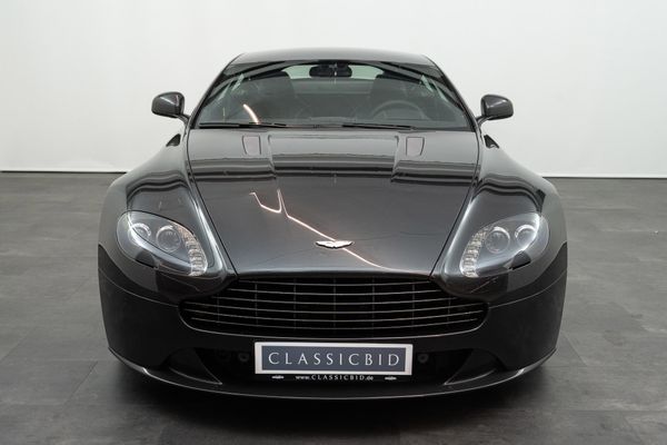 Aston Martin V8 Vantage S