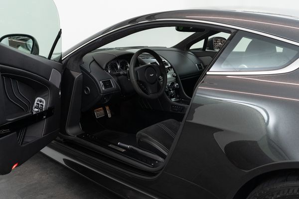 Aston Martin V8 Vantage S