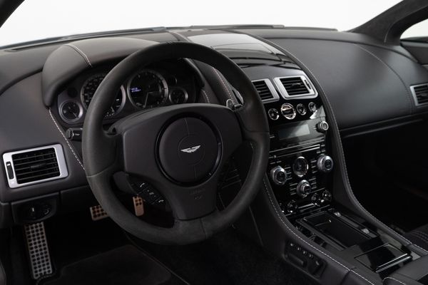 Aston Martin V8 Vantage S