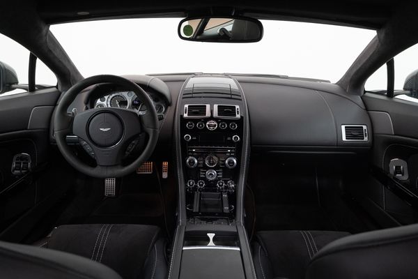Aston Martin V8 Vantage S
