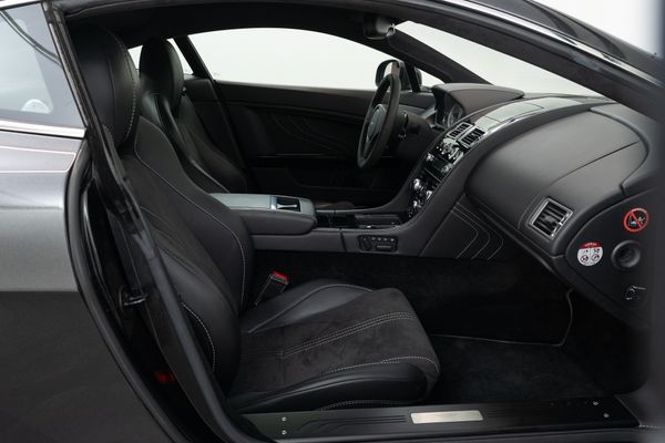Aston Martin V8 Vantage S