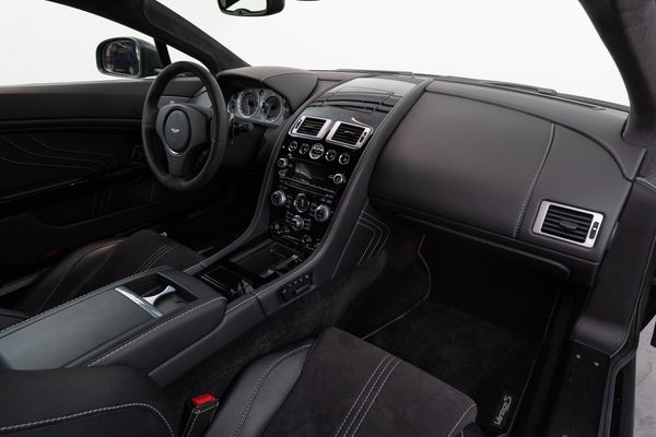 Aston Martin V8 Vantage S