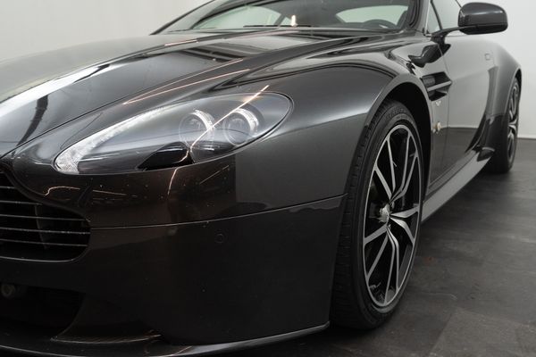 Aston Martin V8 Vantage S