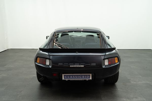 Porsche 928 S