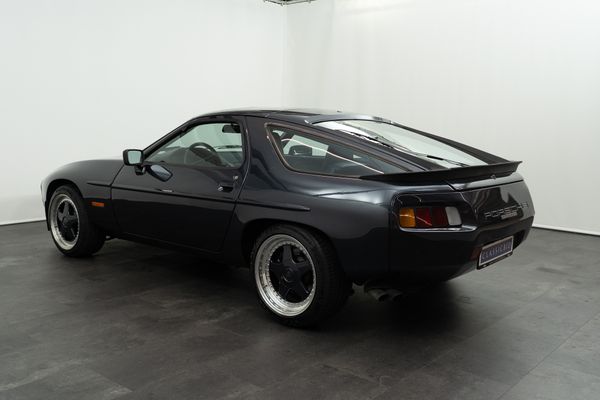 Porsche 928 S