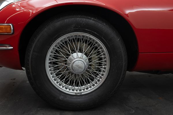 Jaguar E-Type Serie III V12 (LHD)