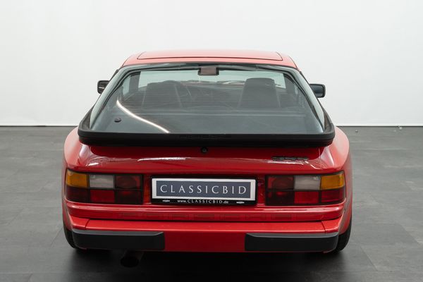 Porsche 944