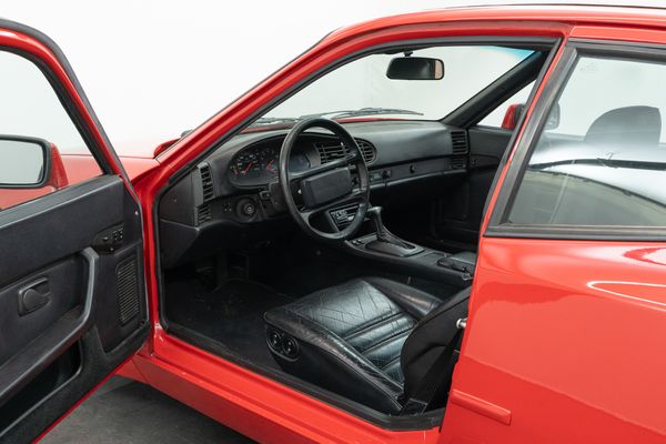 Porsche 944