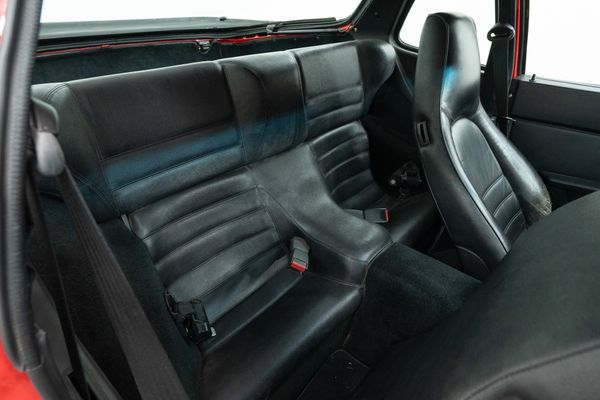 Porsche 944