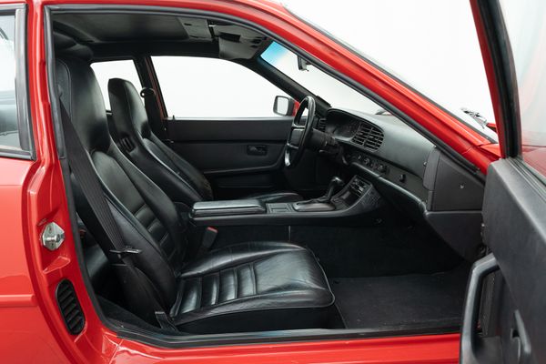 Porsche 944