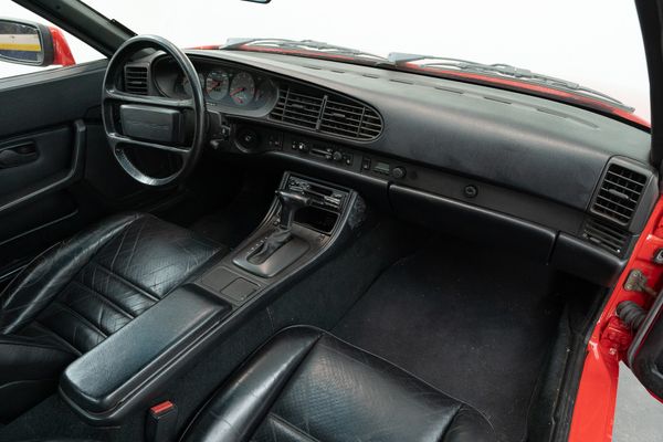 Porsche 944