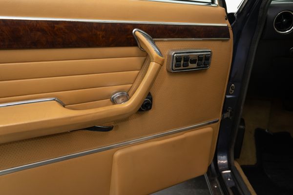 BMW 3.3 LI (E3) Automatic
