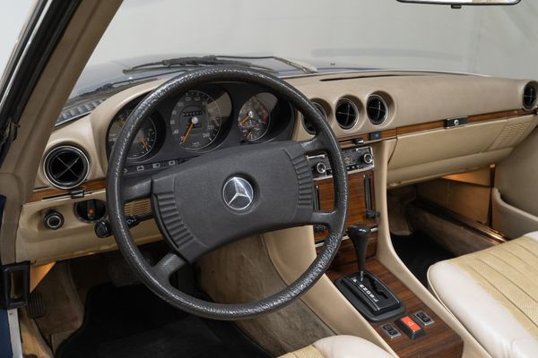 Mercedes-Benz 450 SL (R107)