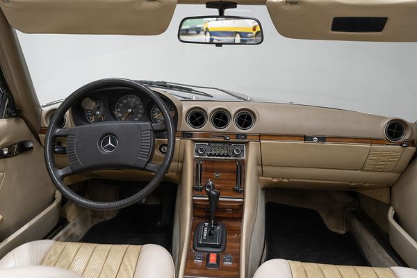 Mercedes-Benz 450 SL (R107)