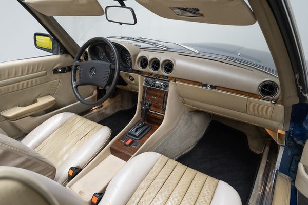 Mercedes-Benz 450 SL (R107)