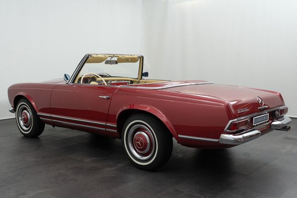 Mercedes-Benz 230 SL Pagode (W113)