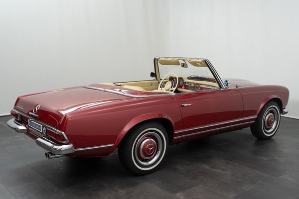 Mercedes-Benz 230 SL Pagode (W113)