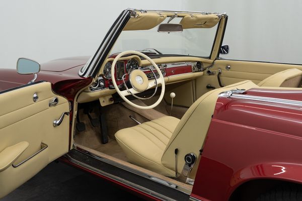 Mercedes-Benz 230 SL Pagode (W113)