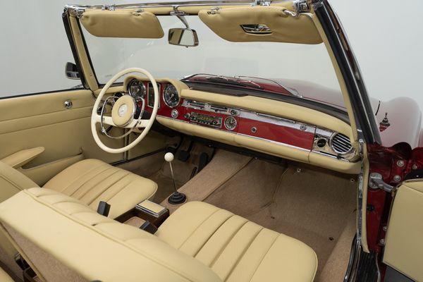 Mercedes-Benz 230 SL Pagode (W113)