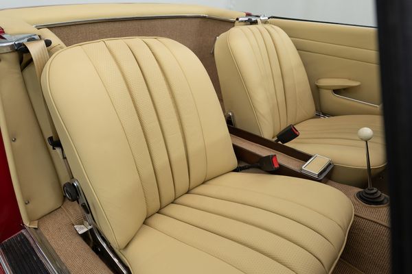 Mercedes-Benz 230 SL Pagode (W113)