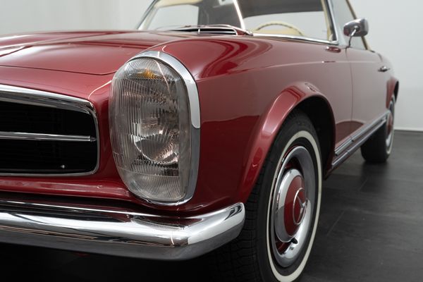Mercedes-Benz 230 SL Pagode (W113)