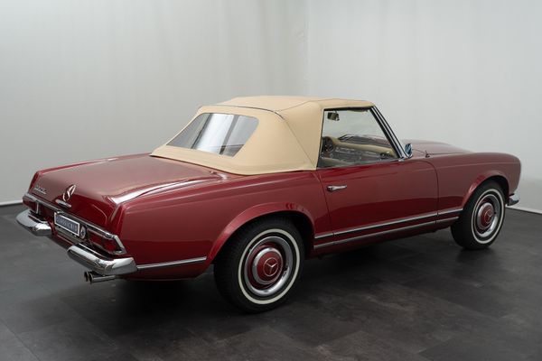 Mercedes-Benz 230 SL Pagode (W113)