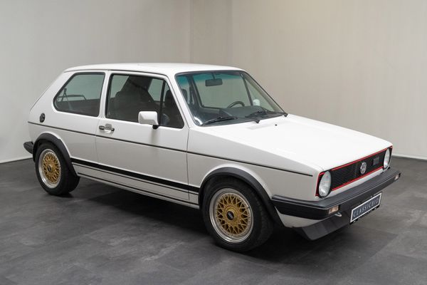 Volkswagen Golf I GTI Pirelli