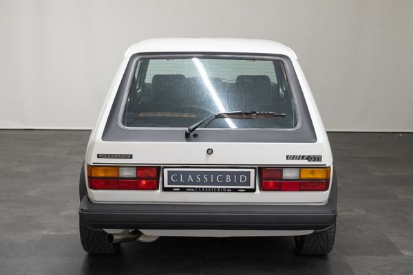 Volkswagen Golf I GTI Pirelli
