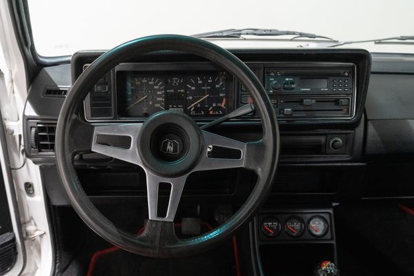 Volkswagen Golf I GTI Pirelli