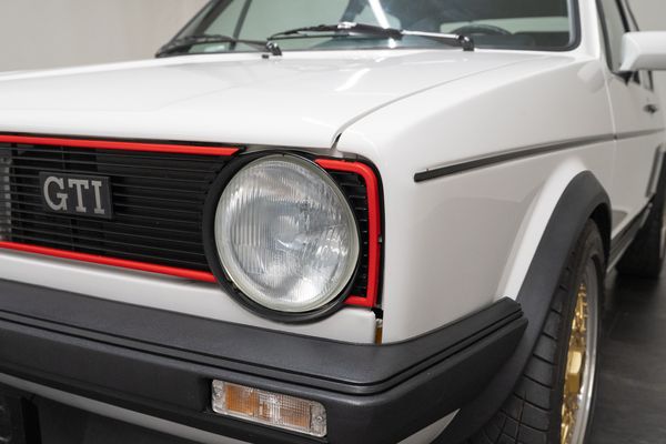 Volkswagen Golf I GTI Pirelli