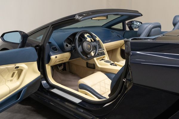 Lamborghini Gallardo LP550-2 Spyder