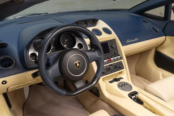 Lamborghini Gallardo LP550-2 Spyder