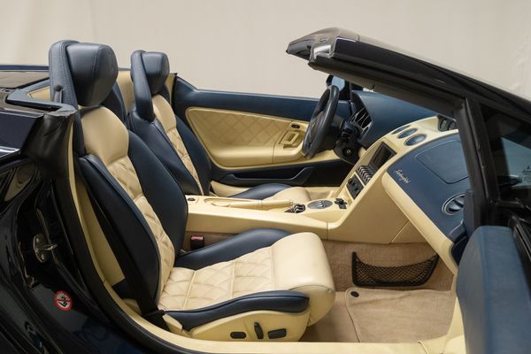 Lamborghini Gallardo LP550-2 Spyder