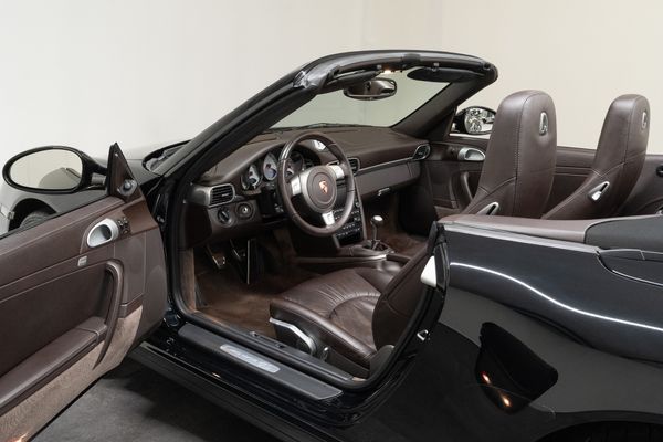 Porsche 911 Carrera 4S Cabriolet (997)