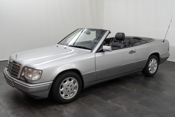 Mercedes-Benz E 320 Cabriolet (R129) Mercedes-Benz E 320 Cabriolet (R129)