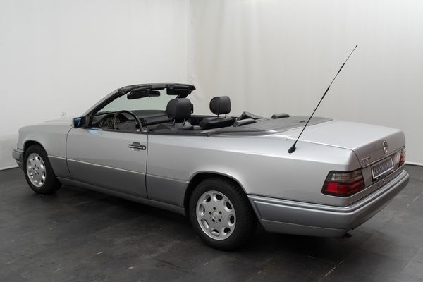 Mercedes-Benz E 320 Cabriolet (R129)