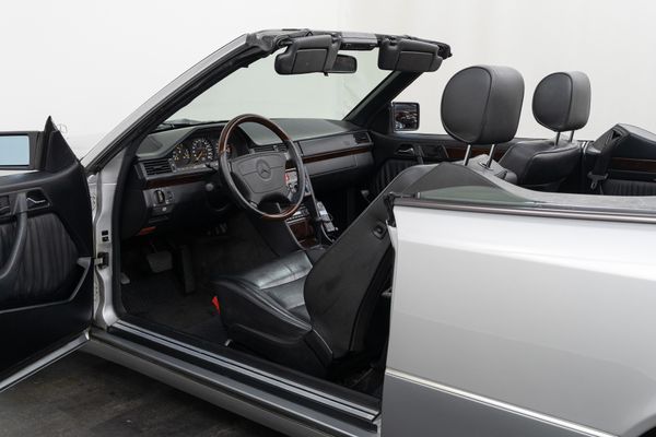 Mercedes-Benz E 320 Cabriolet (R129)