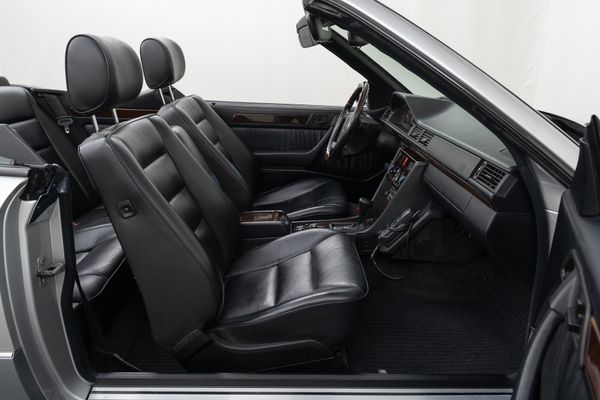 Mercedes-Benz E 320 Cabriolet (R129)