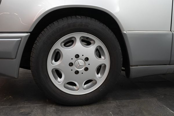 Mercedes-Benz E 320 Cabriolet (R129)