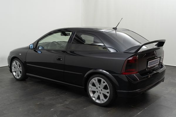 Opel Astra 3T OPC 2.0 TURBO