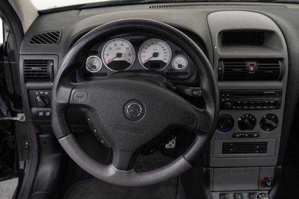 Opel Astra 3T OPC 2.0 TURBO