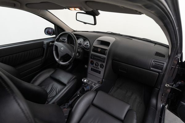 Opel Astra 3T OPC 2.0 TURBO