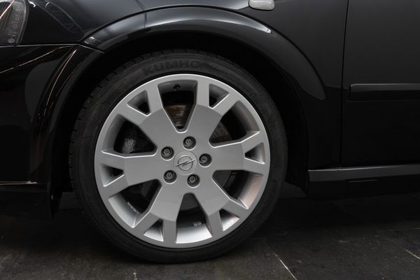 Opel Astra 3T OPC 2.0 TURBO