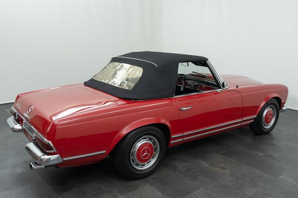 Mercedes-Benz 230 SL